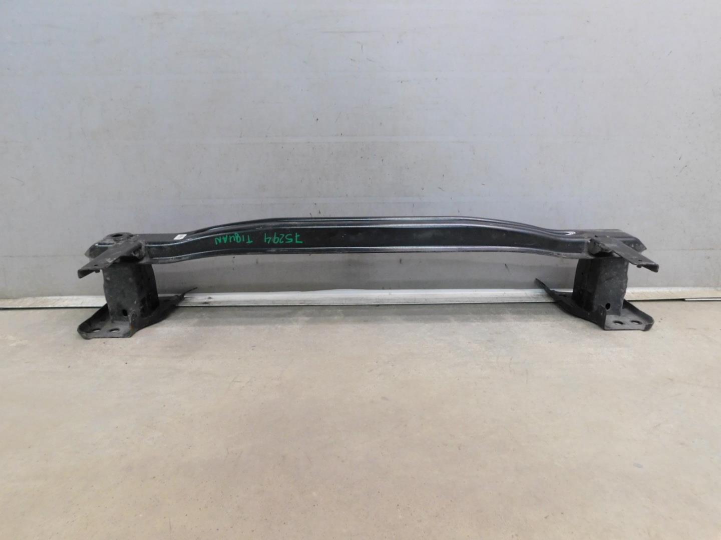 Усилитель переднего бампера