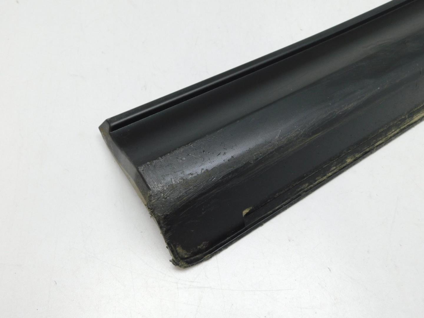 Накладка двери задней левой