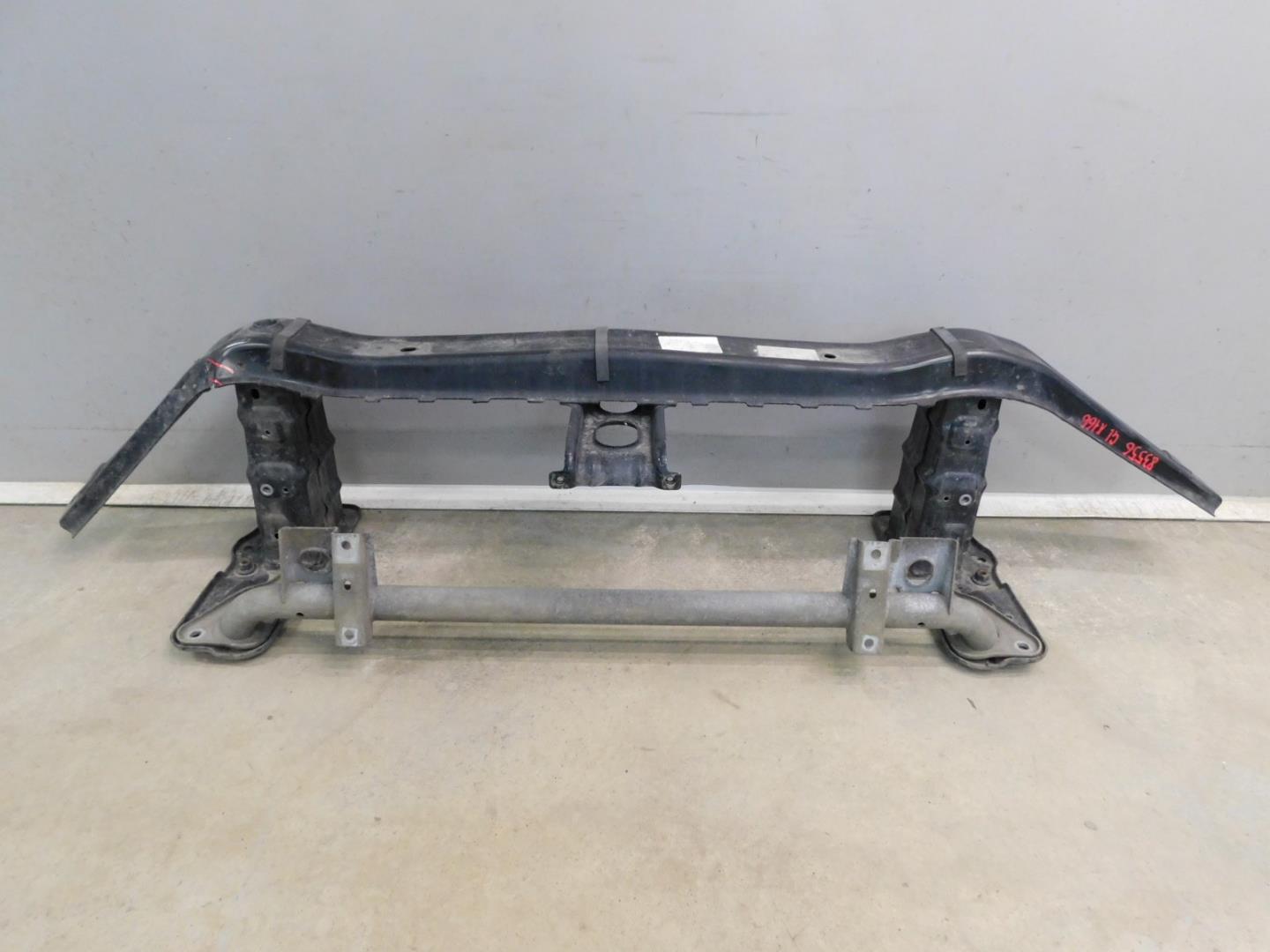 Усилитель переднего бампера