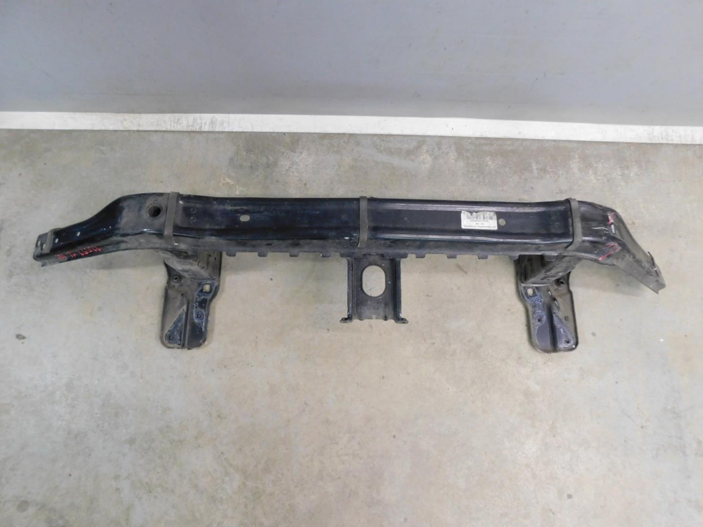 Усилитель переднего бампера