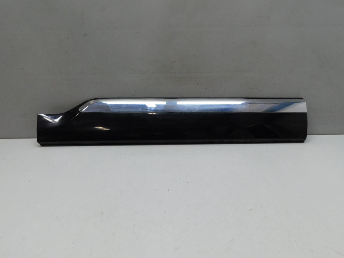 Накладка двери задней правой