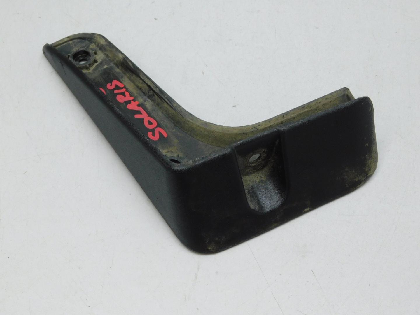 Брызговик задний левый