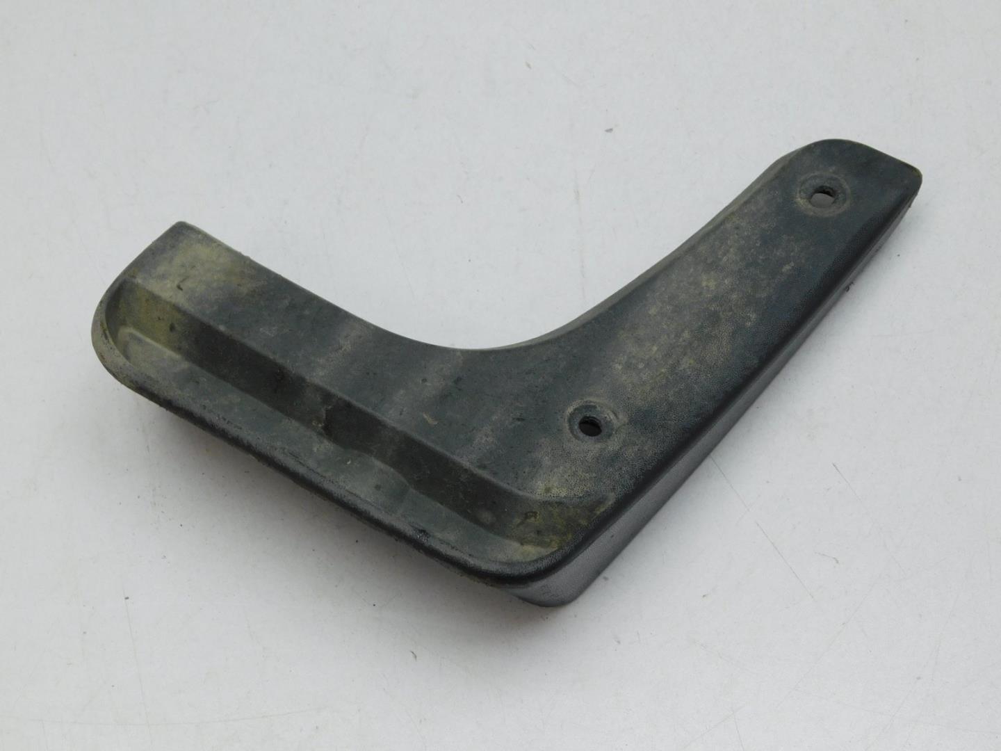 Брызговик задний левый