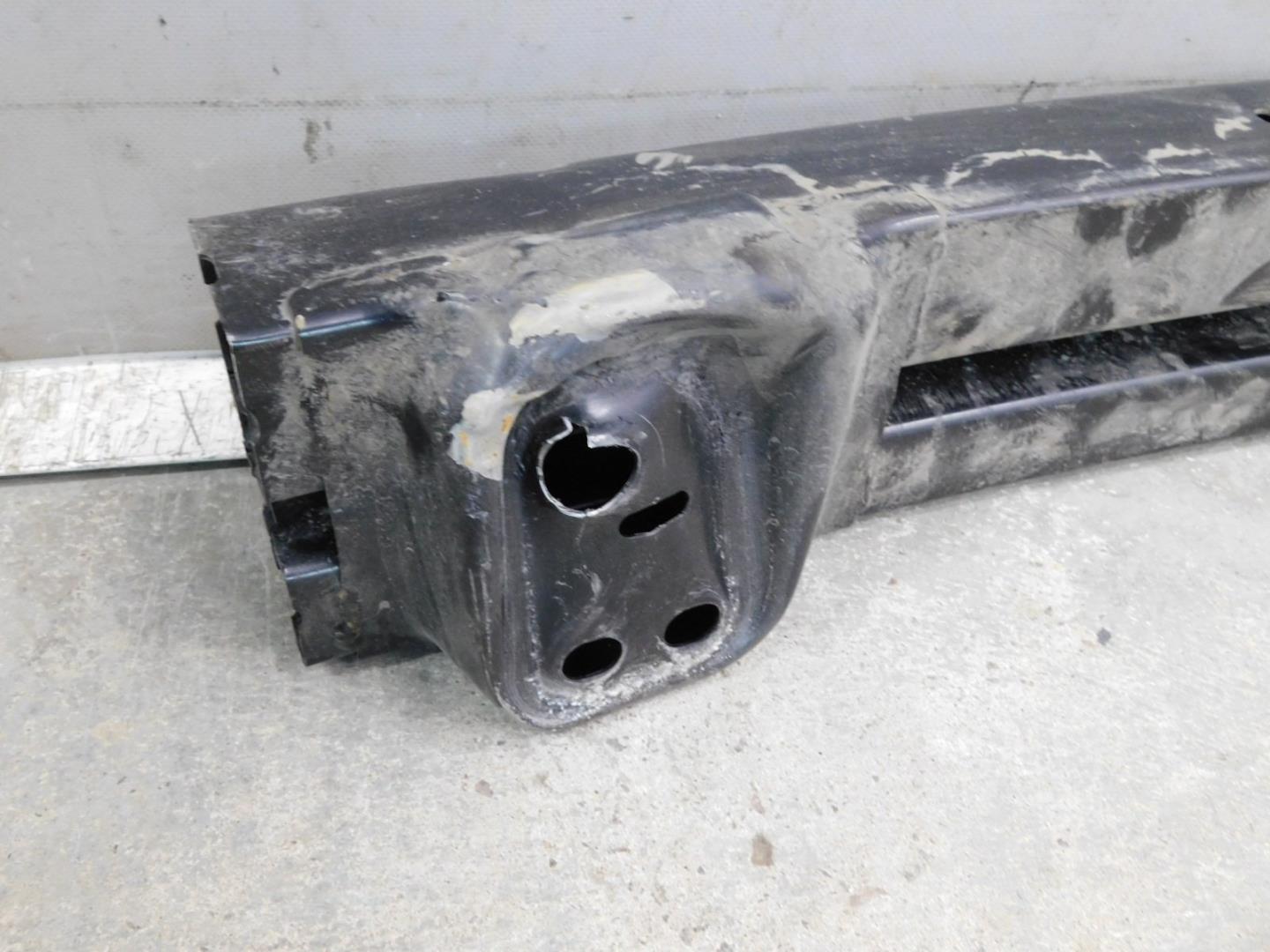 Усилитель заднего бампера