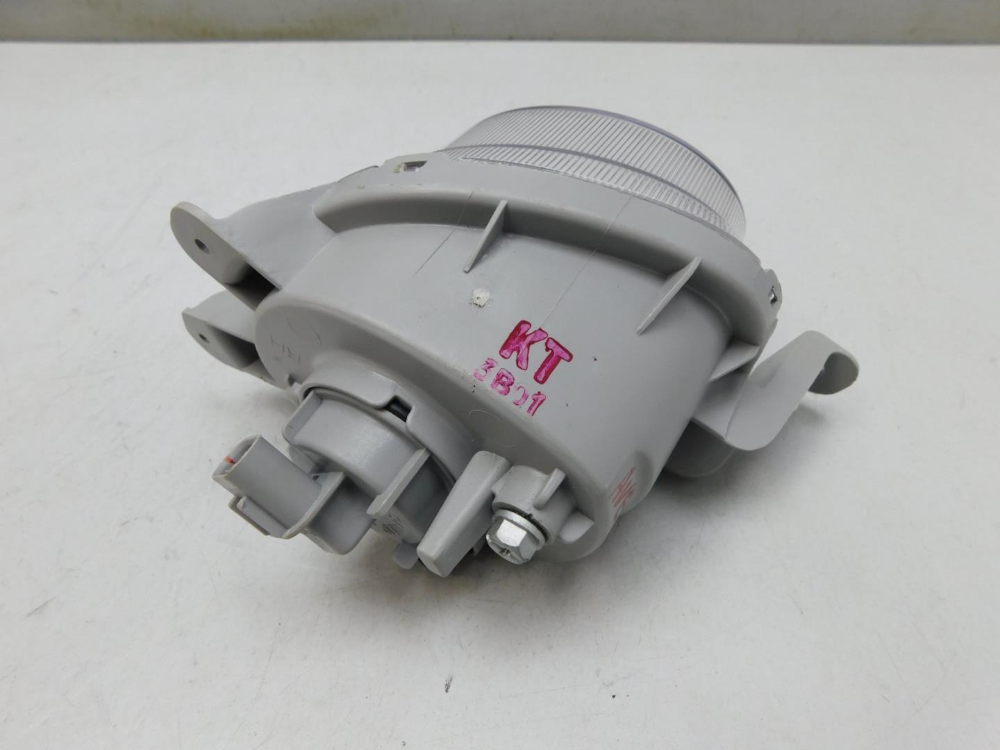 Фара противотуманная правая