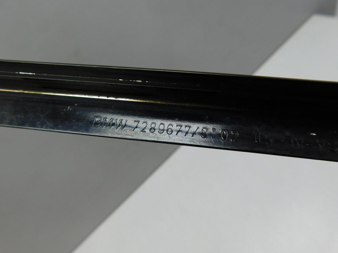 Накладка стекла заднего левого