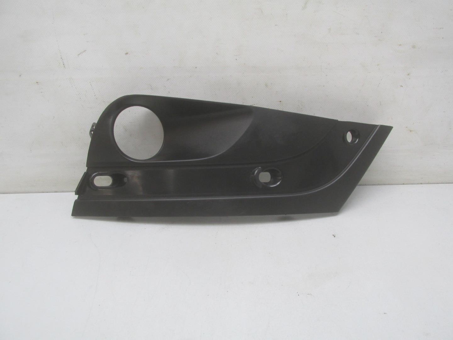 Решетка в бампер правая