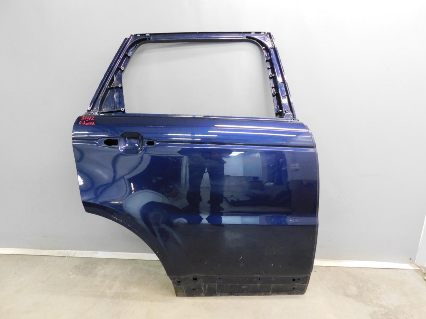 Дверь задняя правая