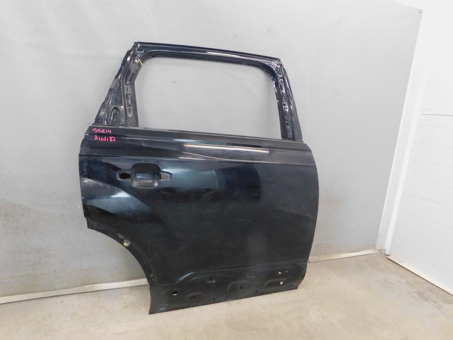 Дверь задняя правая