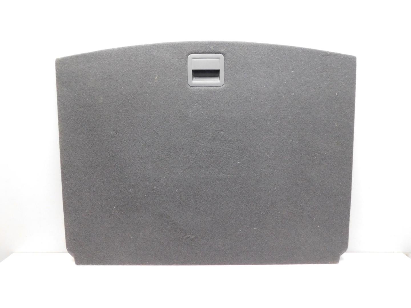 Обшивка багажника