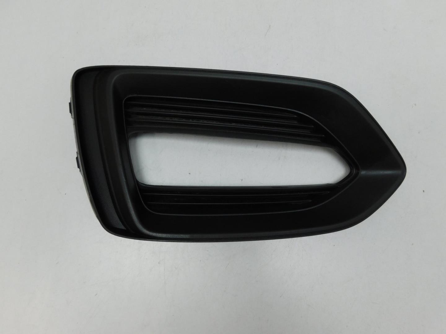 Решетка в бампер левая