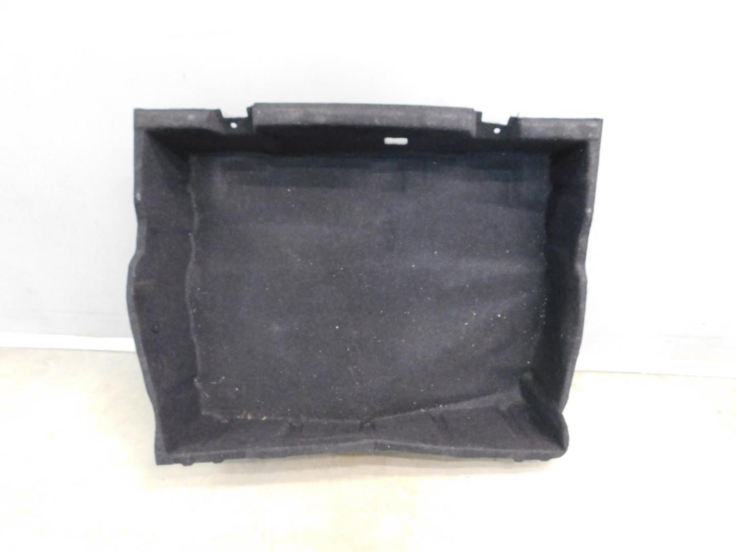 Обшивка багажника