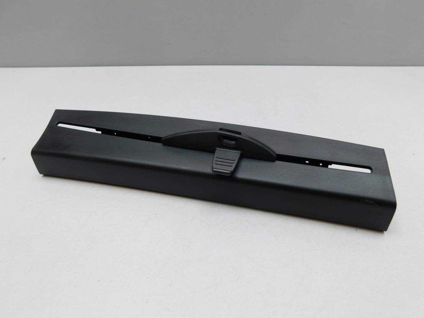 Шторка багажника