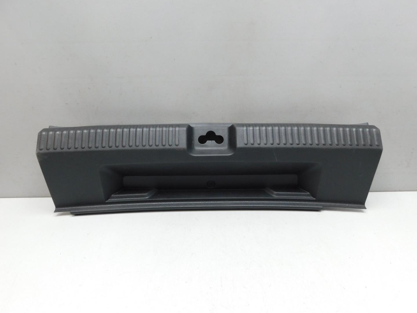 Обшивка багажника