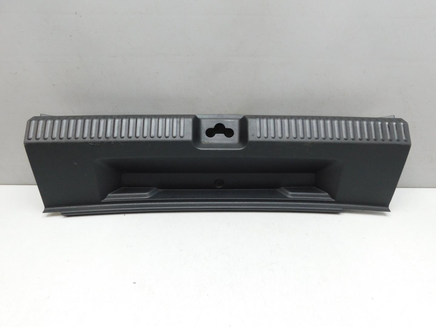 Обшивка багажника