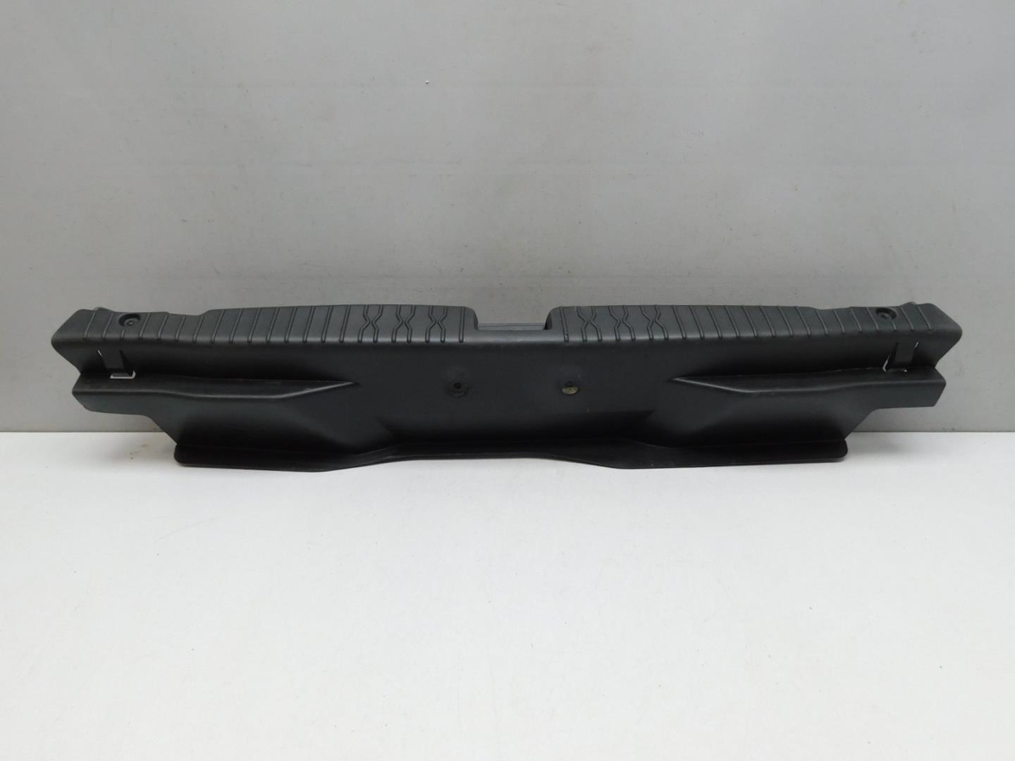 Обшивка багажника