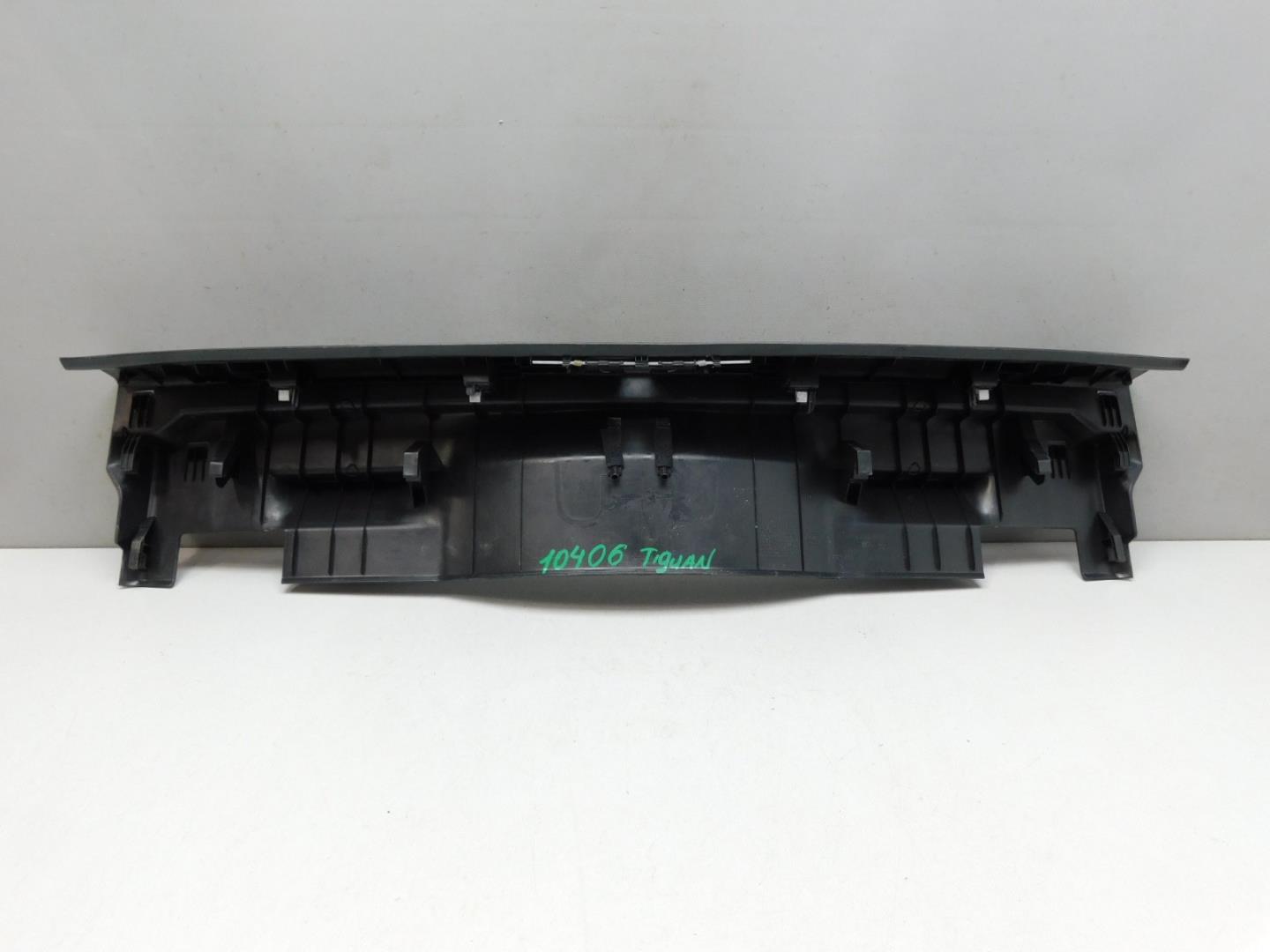 Обшивка багажника