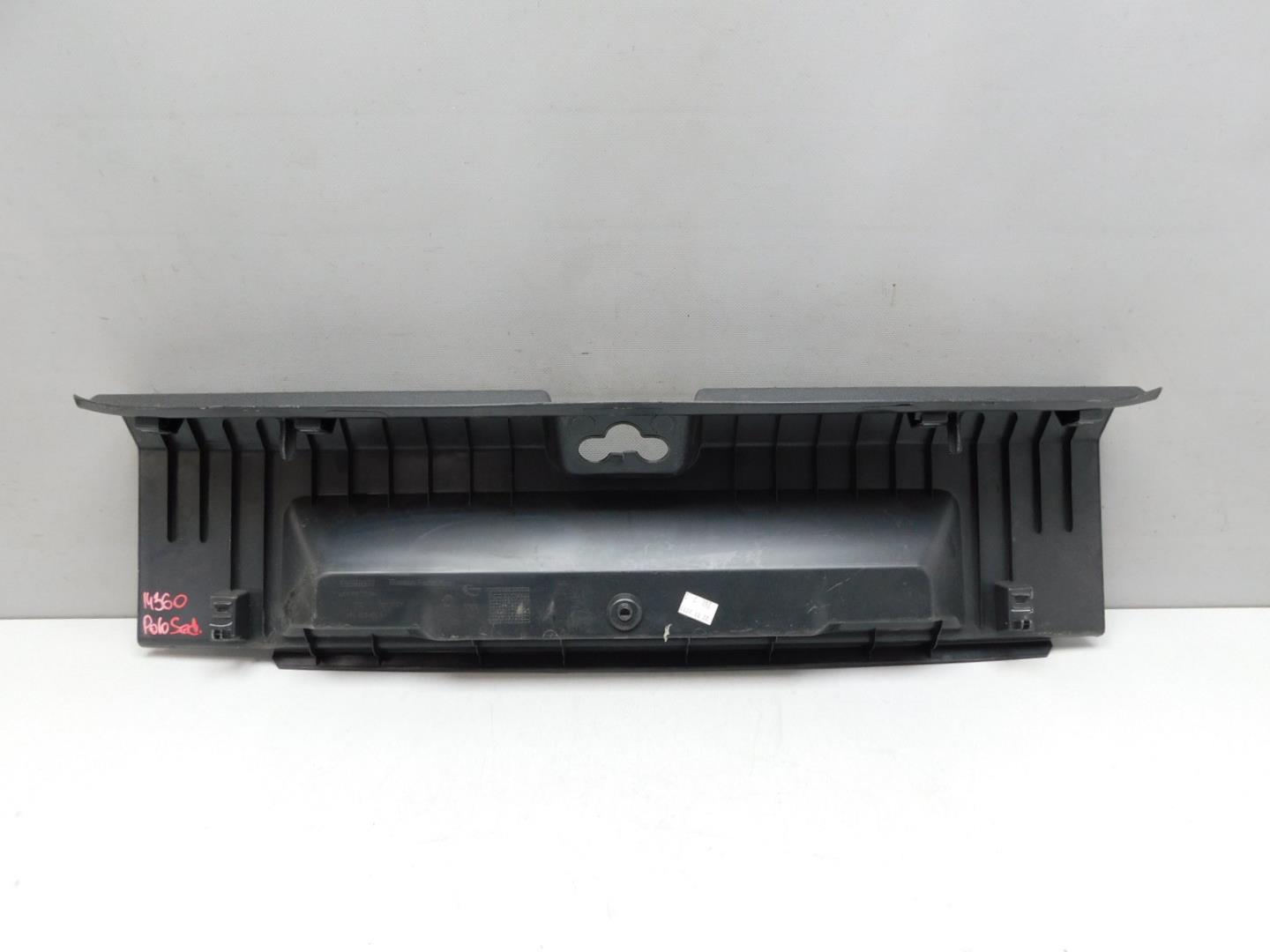 Обшивка багажника