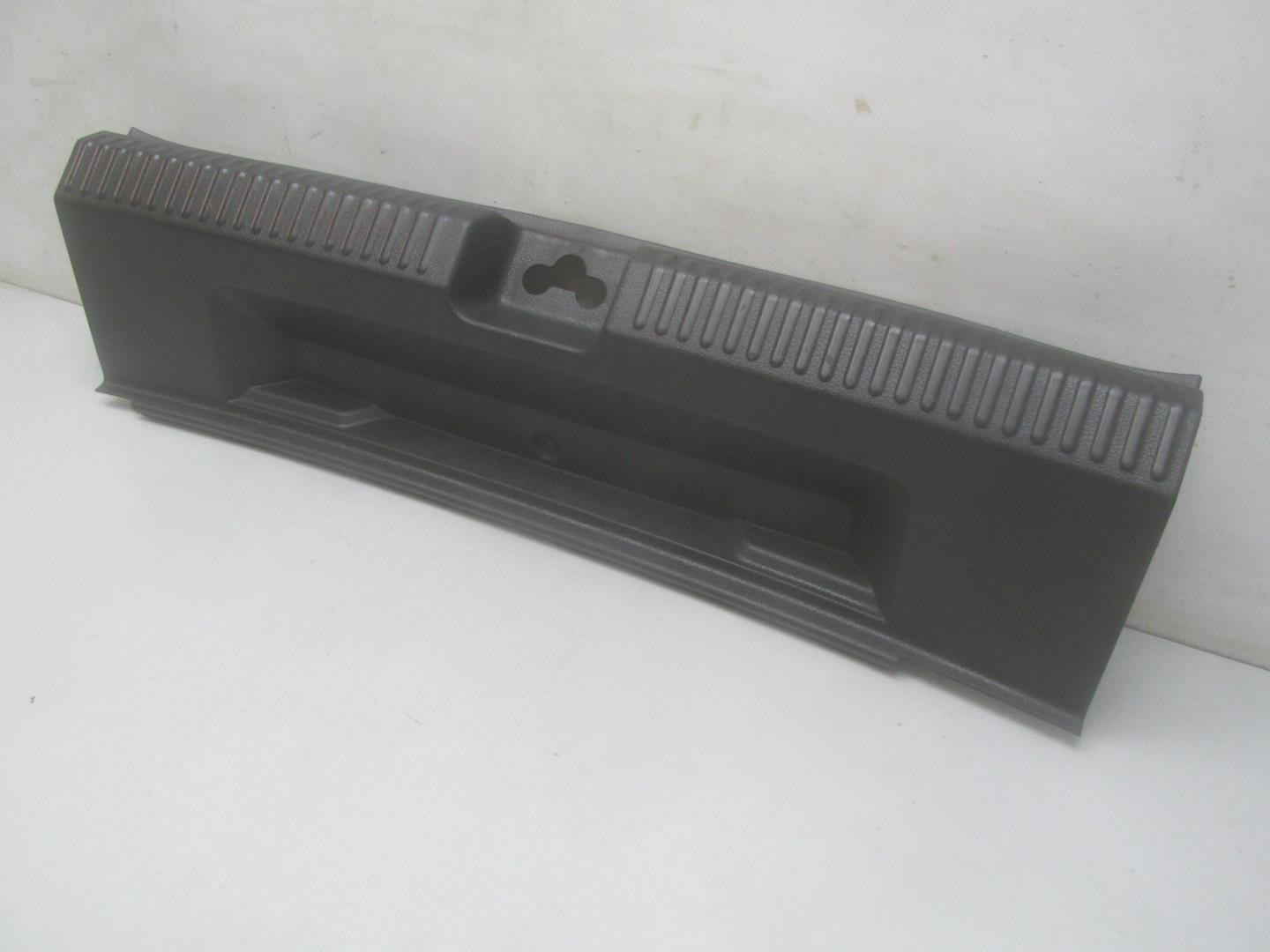 Обшивка багажника