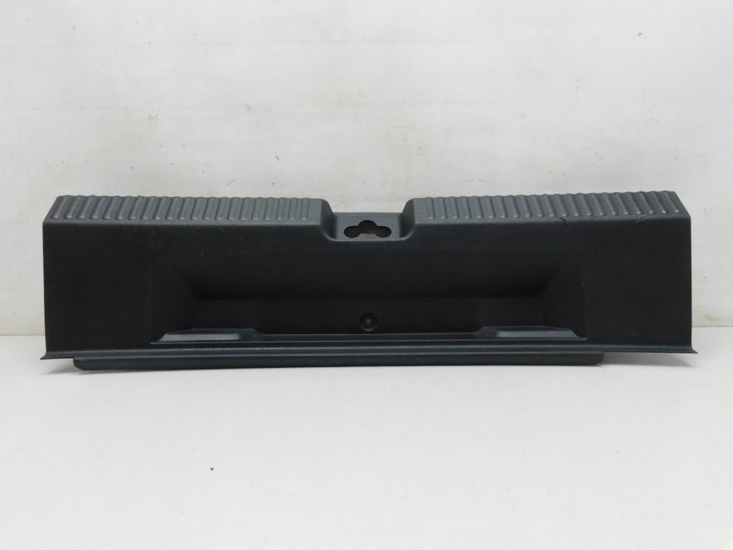 Обшивка багажника