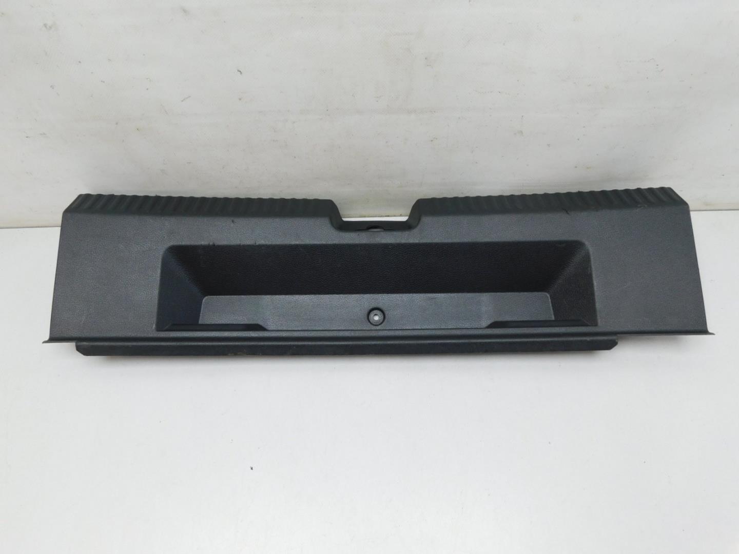 Обшивка багажника