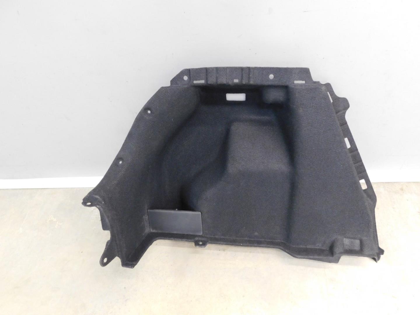 Обшивка багажника