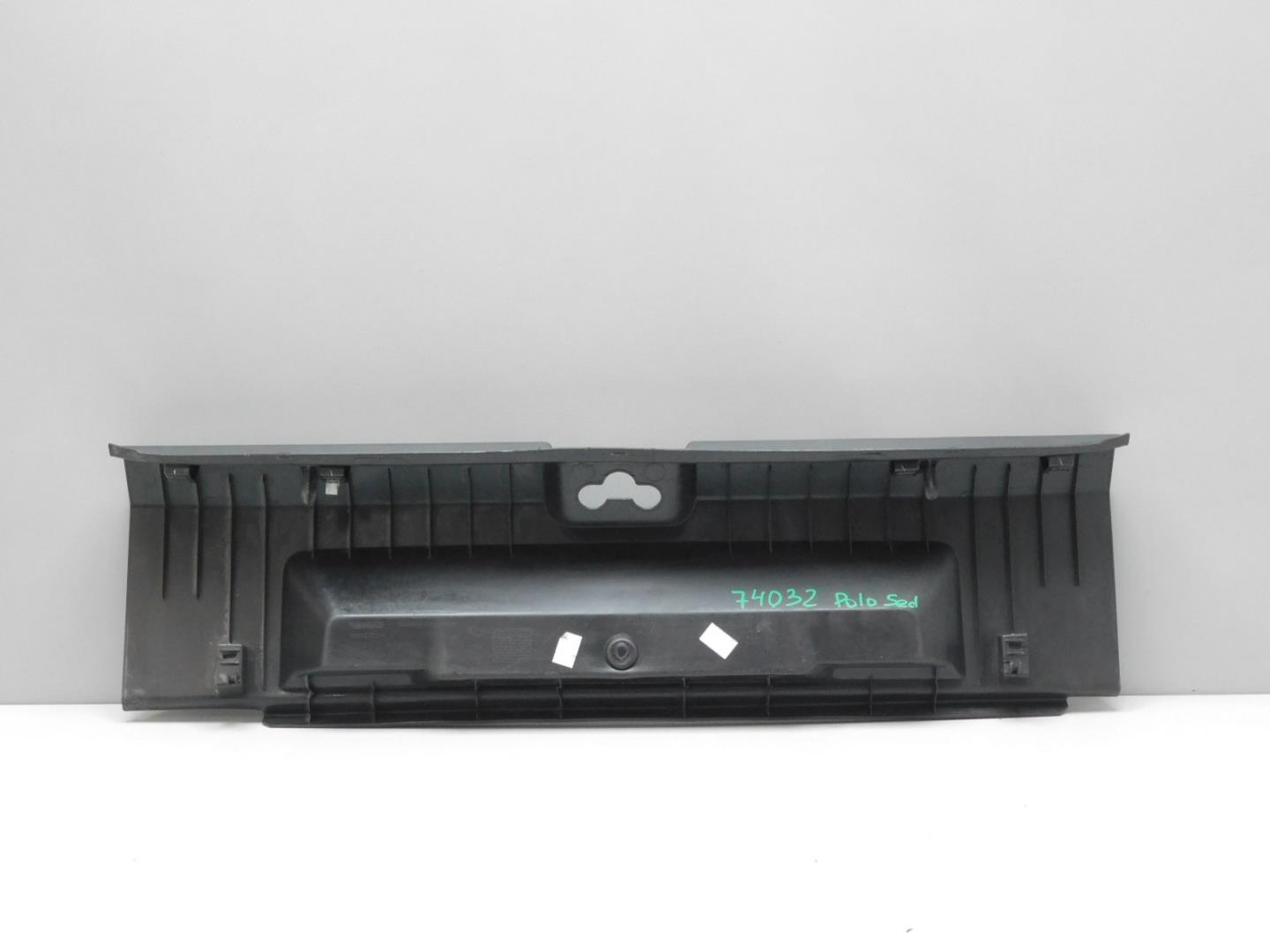 Обшивка багажника