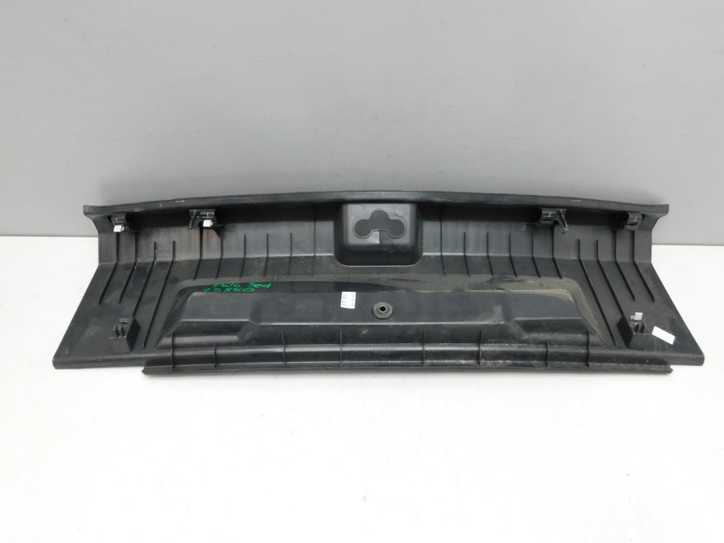 Обшивка багажника