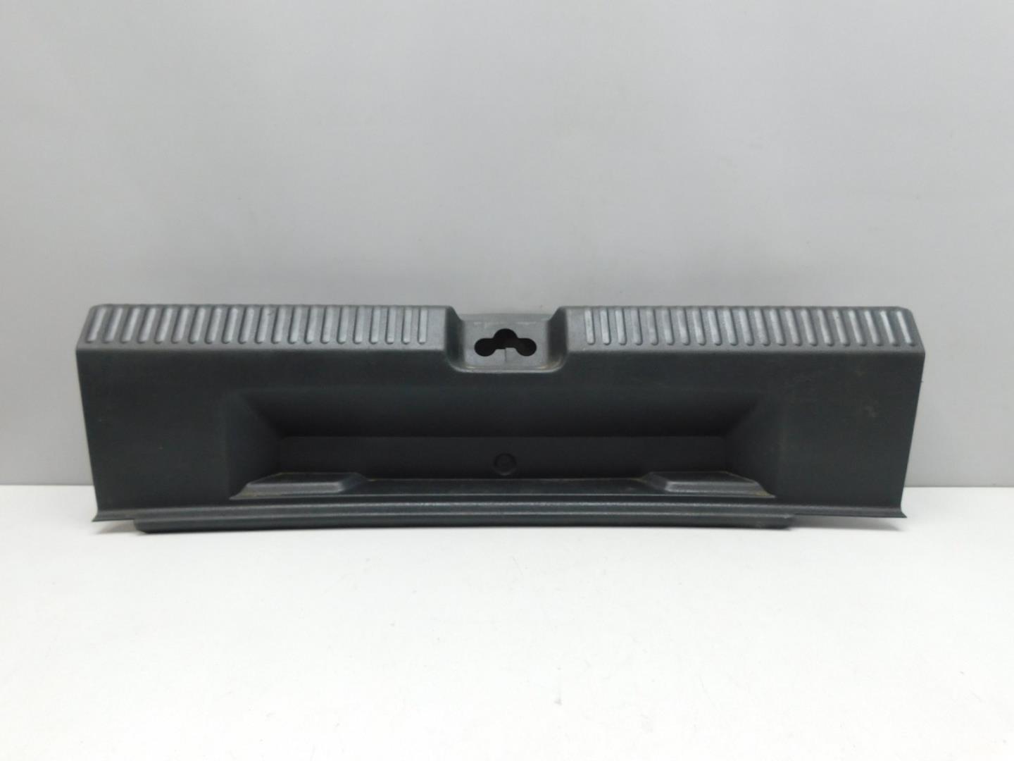 Обшивка багажника