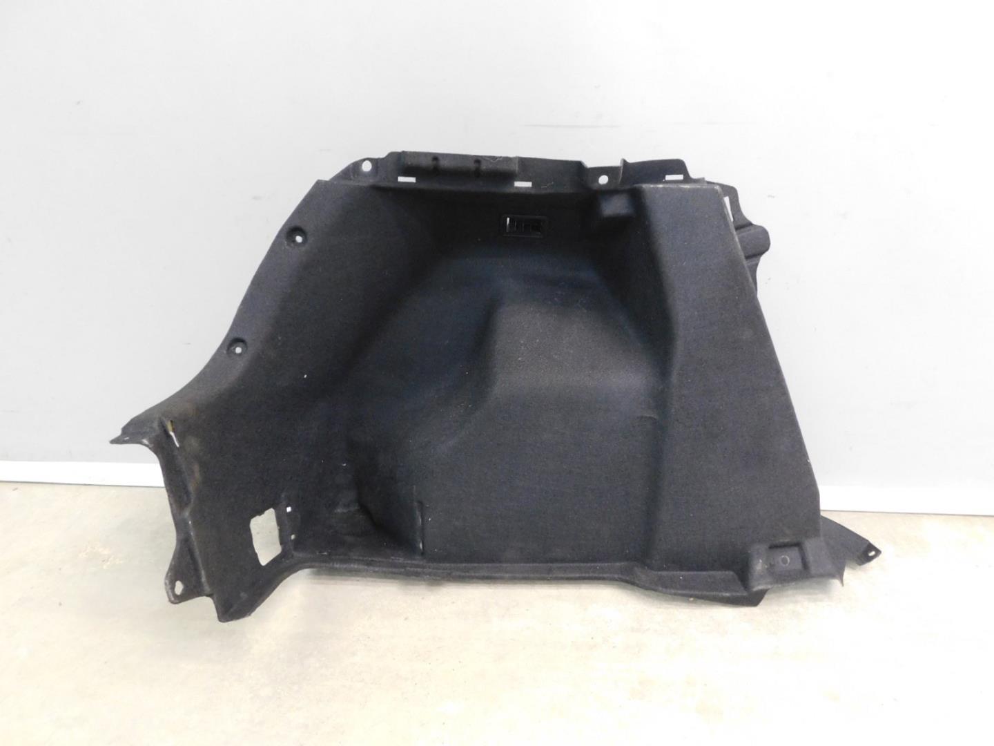 Обшивка багажника