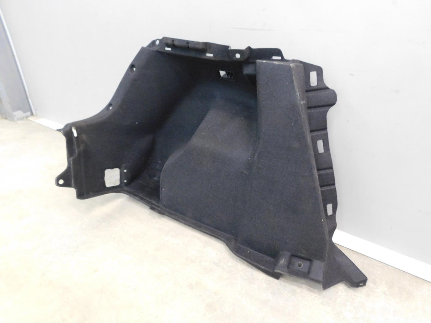 Обшивка багажника