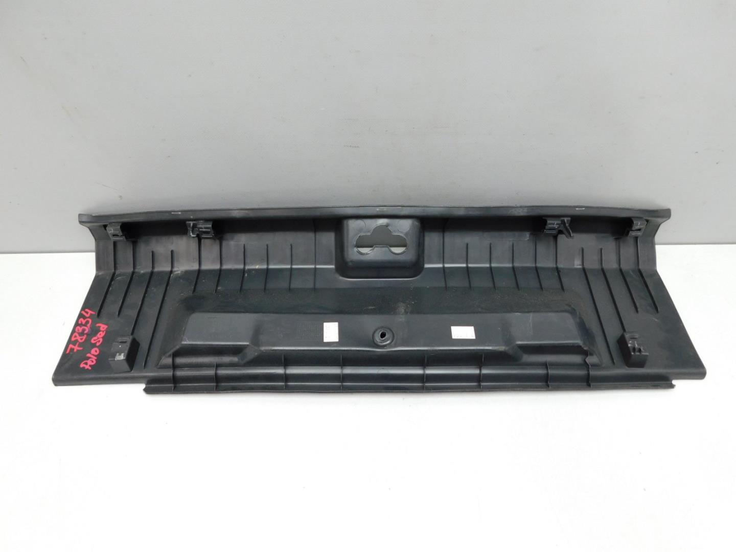 Обшивка багажника