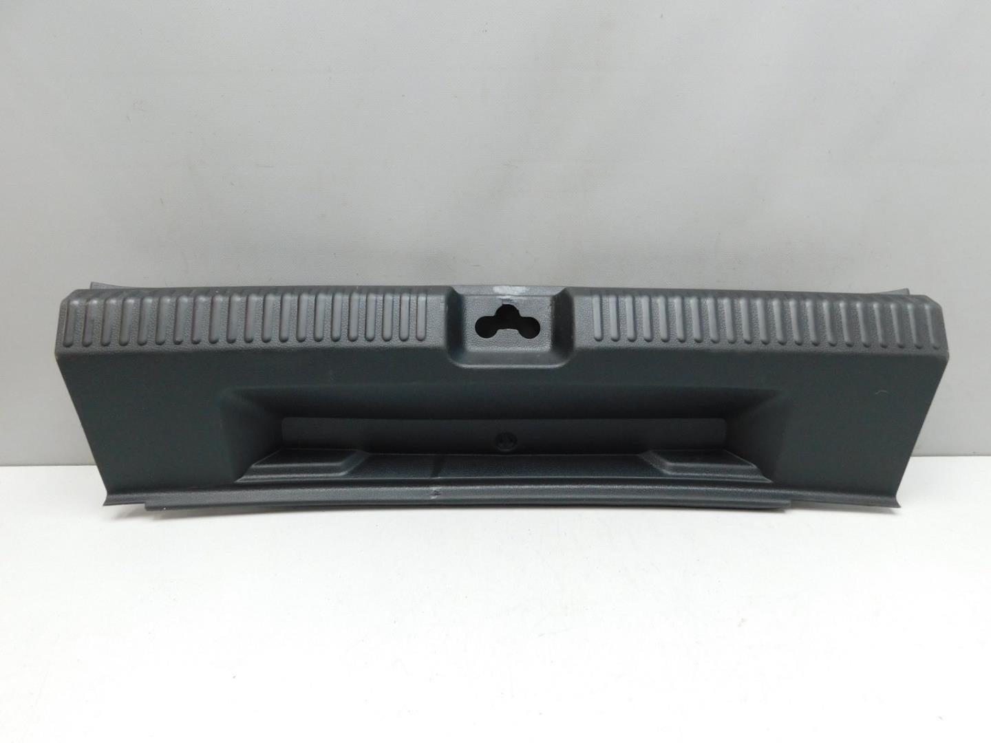 Обшивка багажника