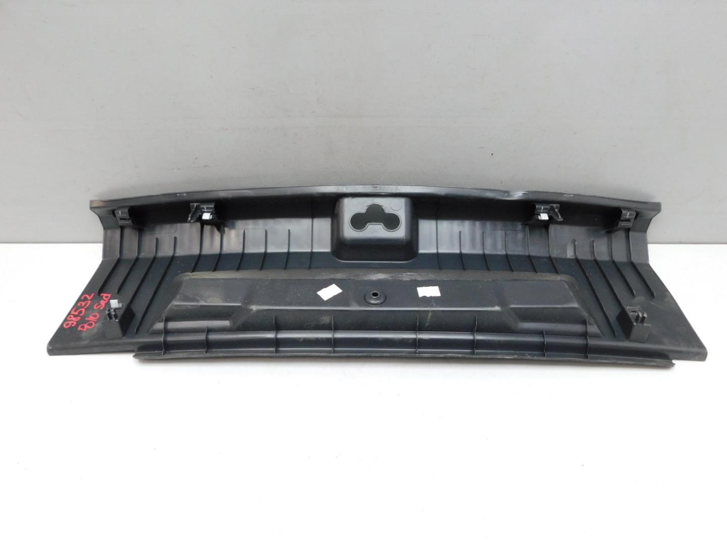 Обшивка багажника