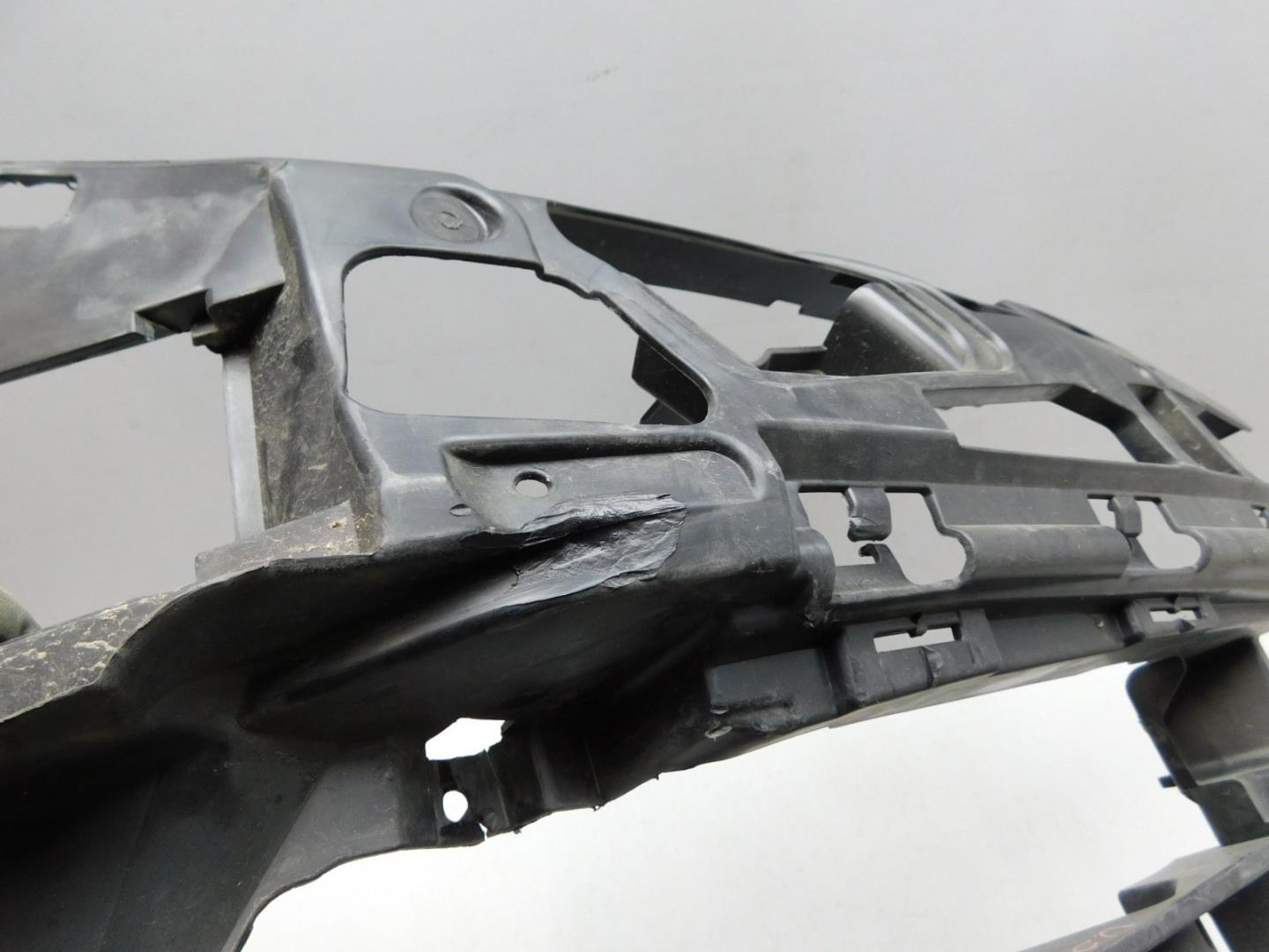 Кронштейн переднего бампера