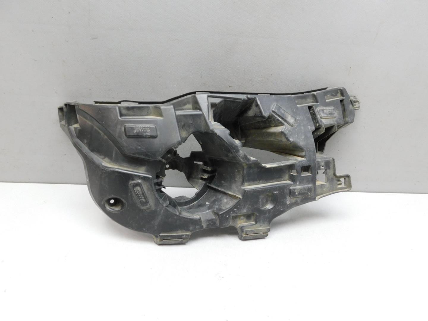 Кронштейн переднего бампера