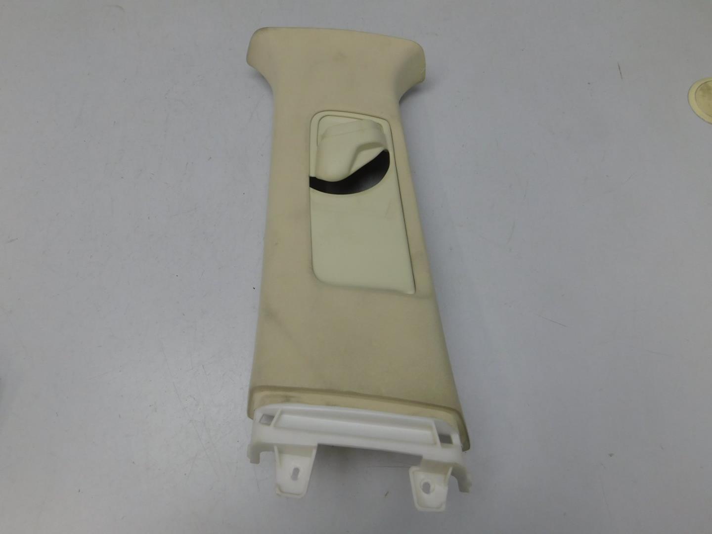 Ремень безопасности