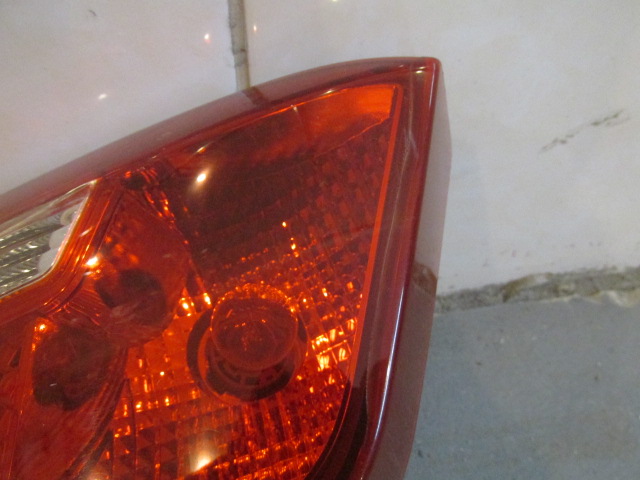 Фонарь задний внутренний левый