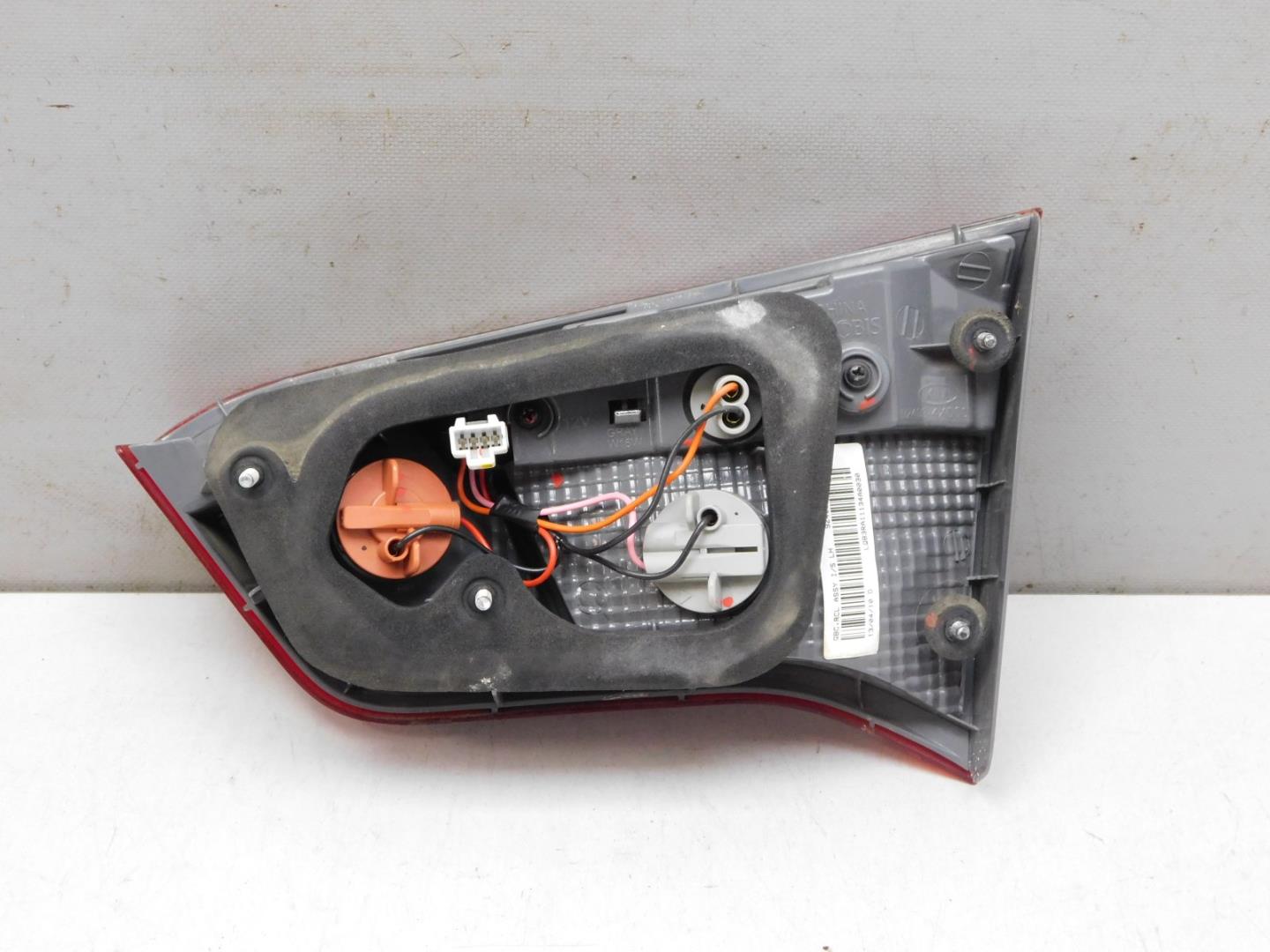 Фонарь задний внутренний левый