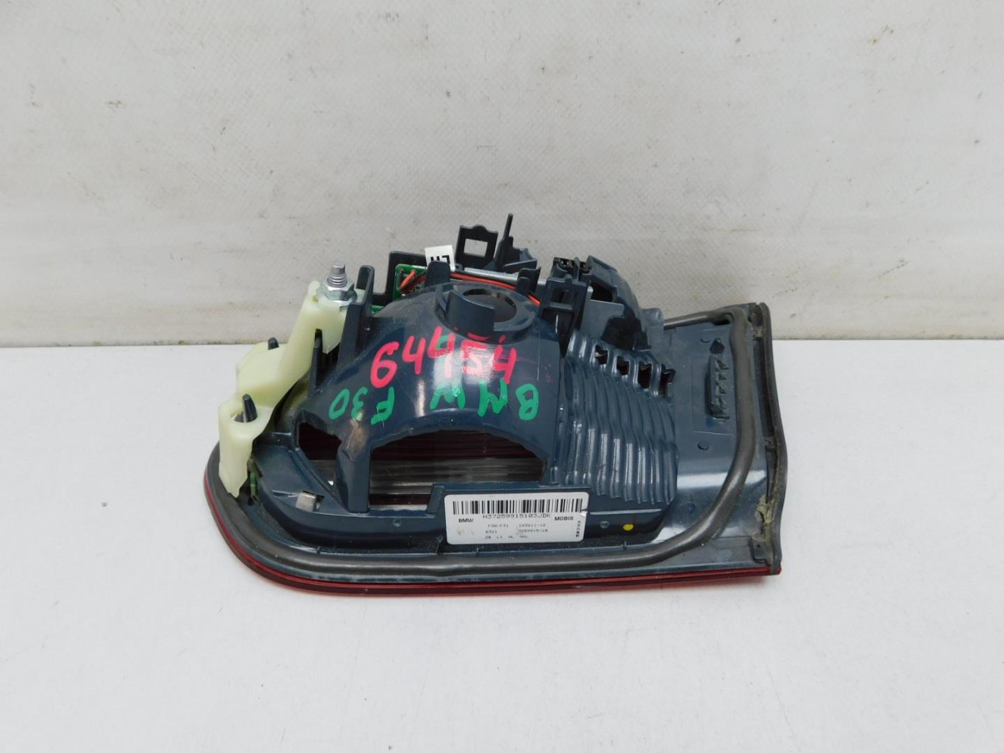 Фонарь задний внутренний левый