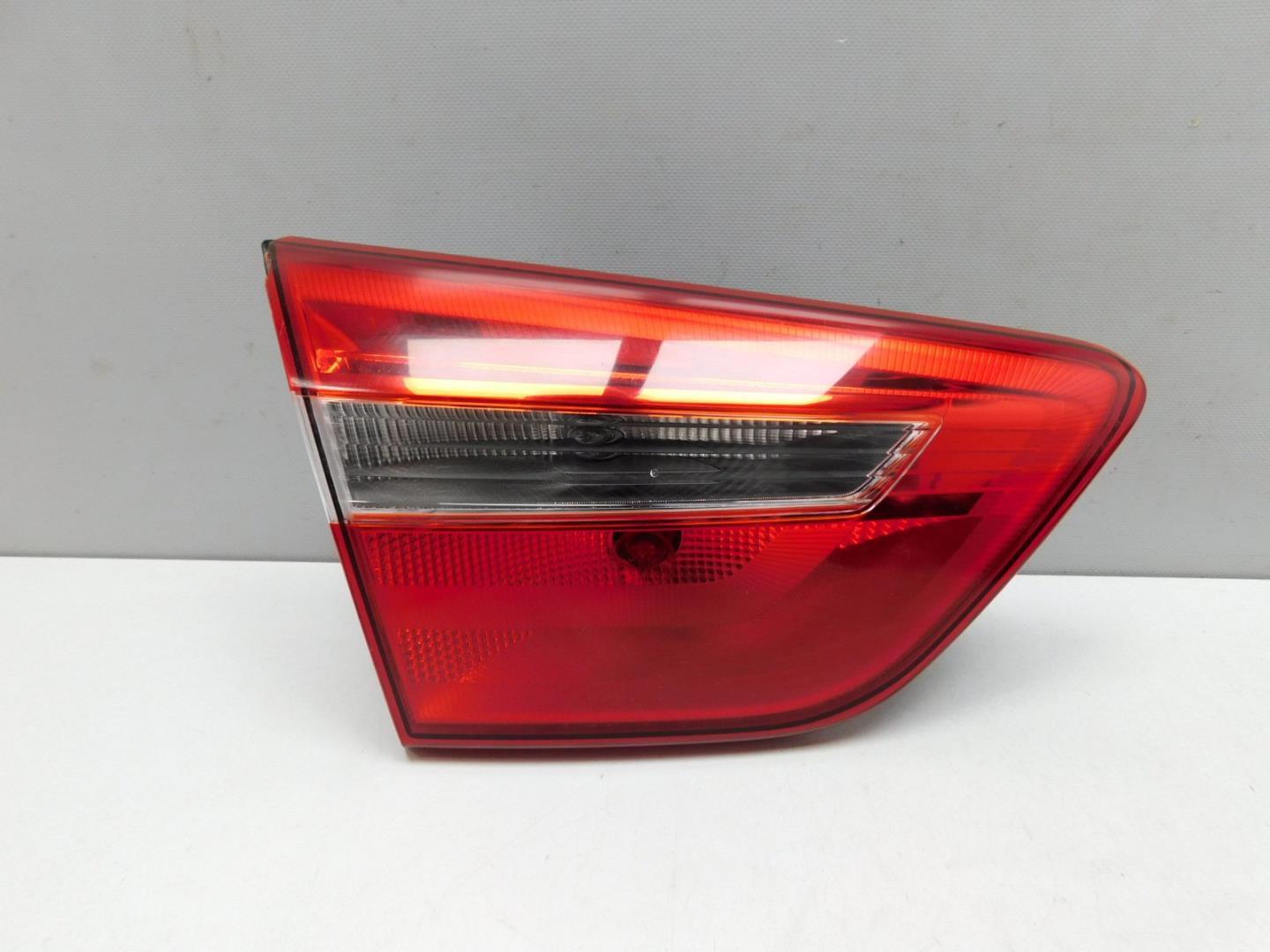 Фонарь задний внутренний левый