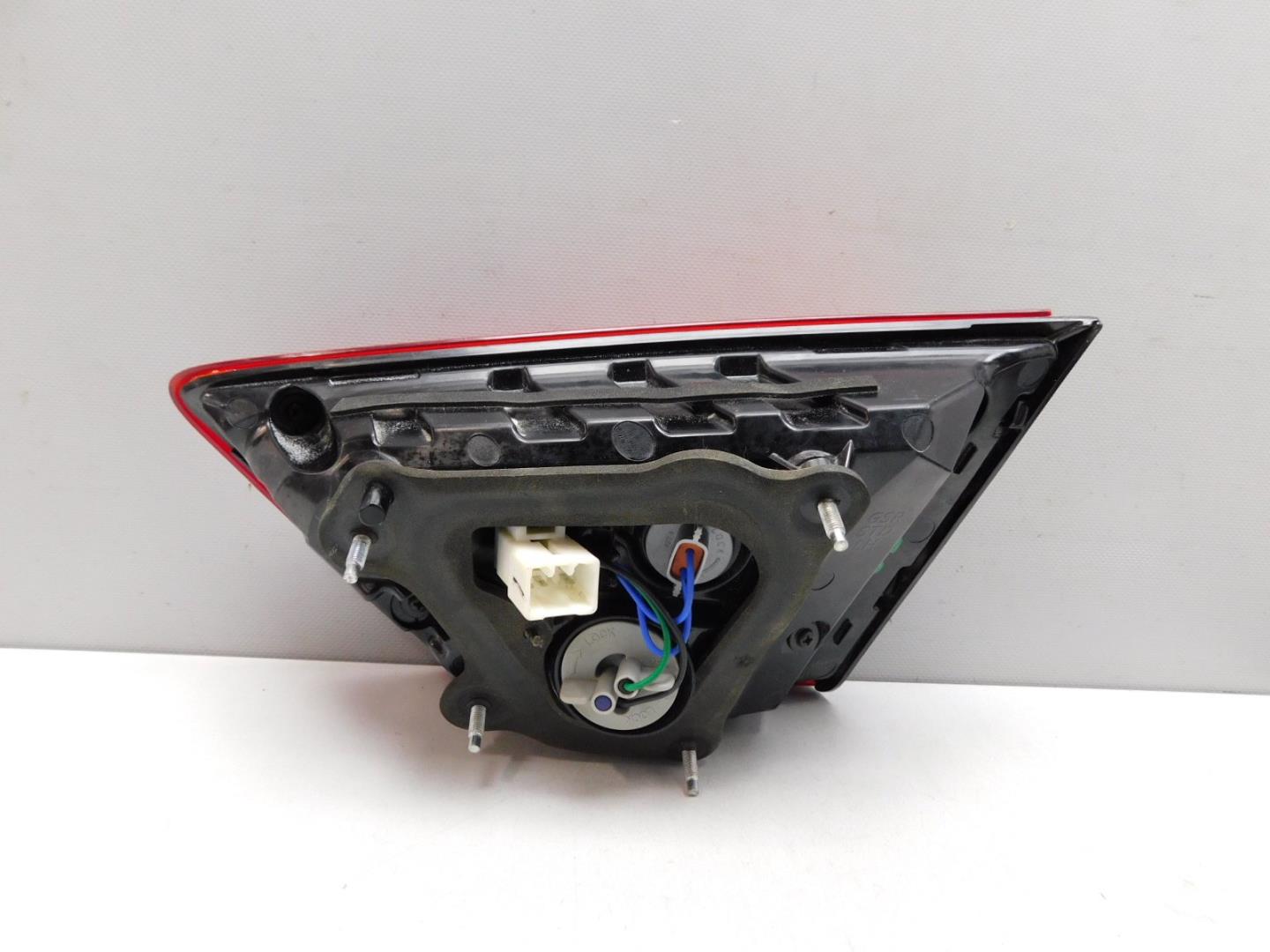 Фонарь задний внутренний левый