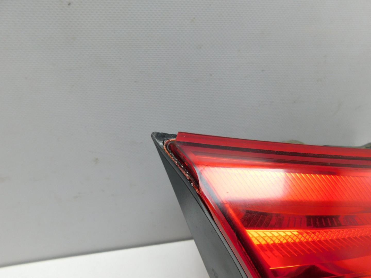 Фонарь задний внутренний левый