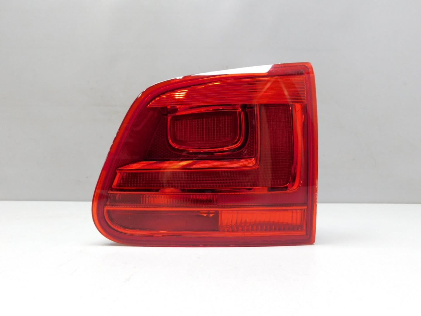 Фонарь задний внутренний правый