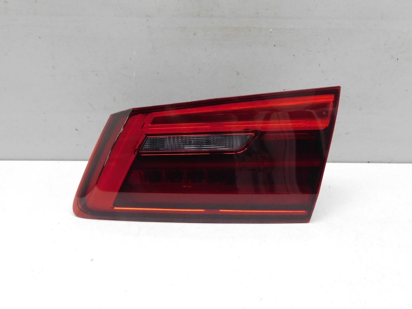 Фонарь задний внутренний правый