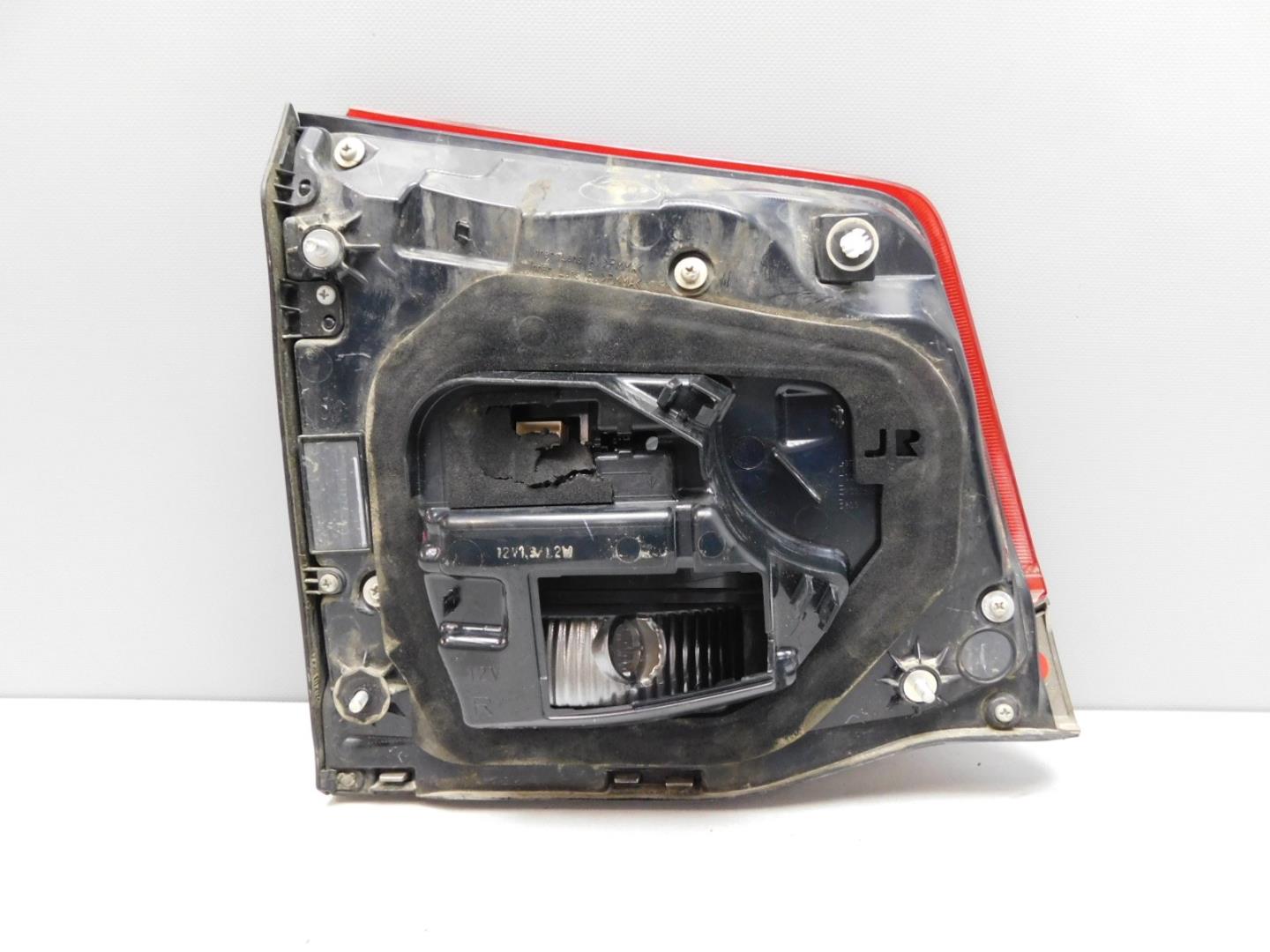 Фонарь задний внутренний правый