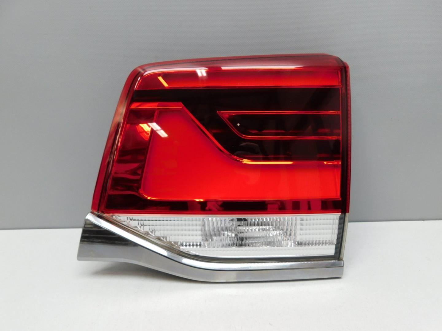 Фонарь задний внутренний правый