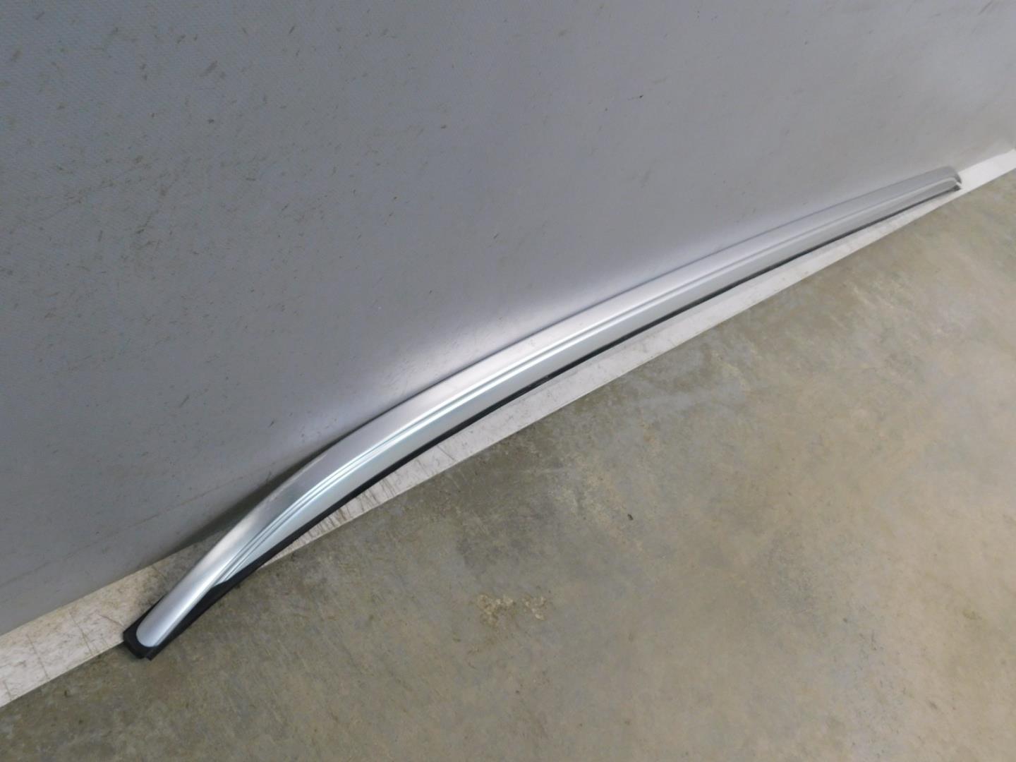 Рейлинг (релинг) левый (планка на крышу)