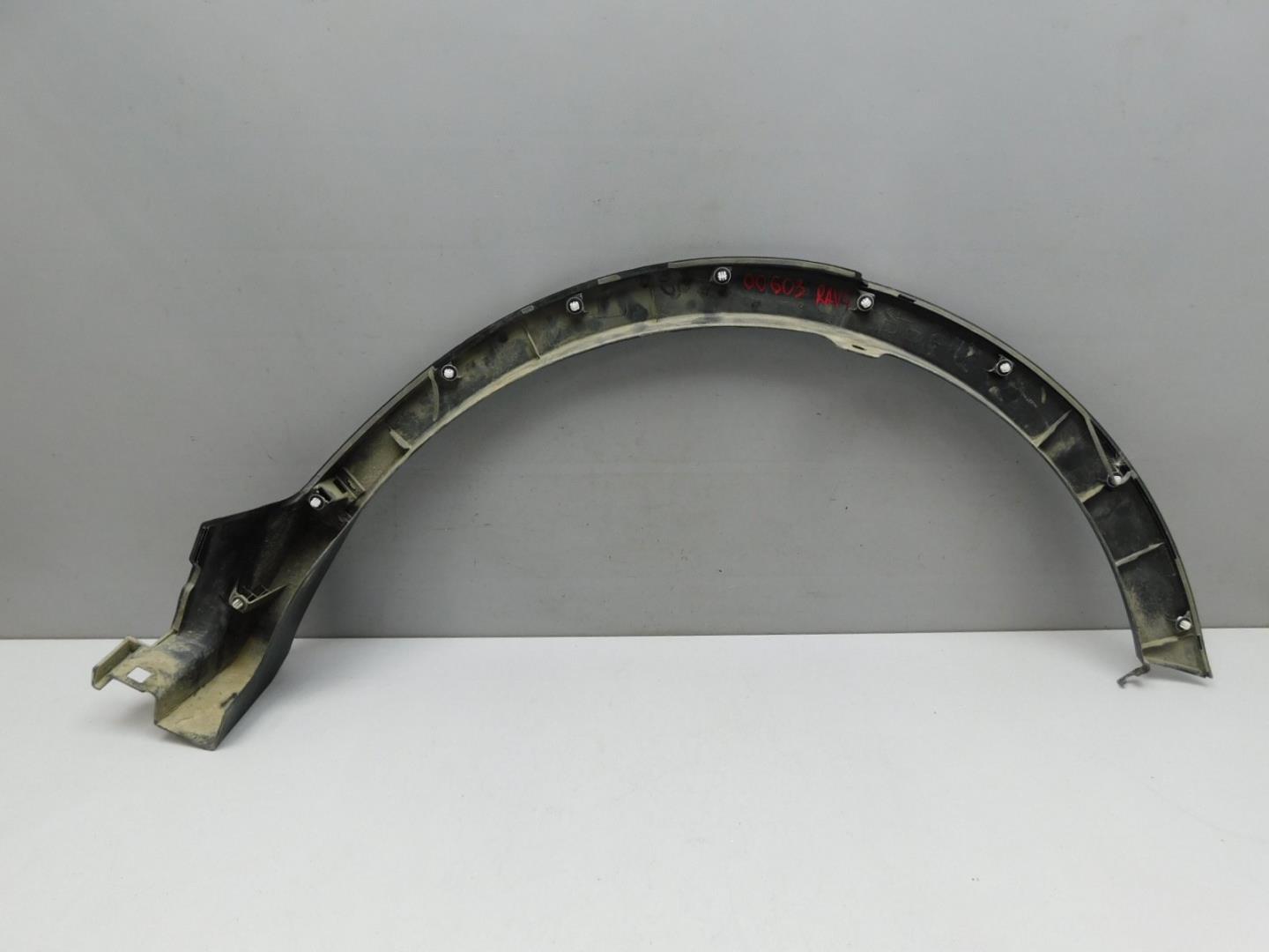 Накладка заднего крыла правого