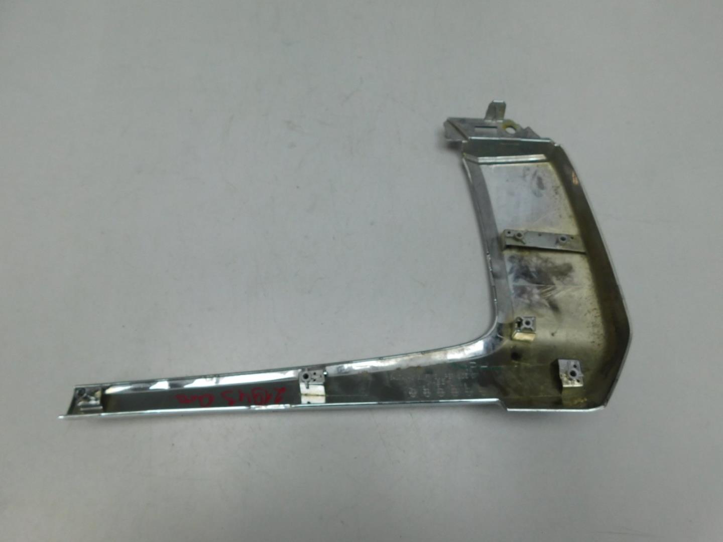 Накладка переднего бампера